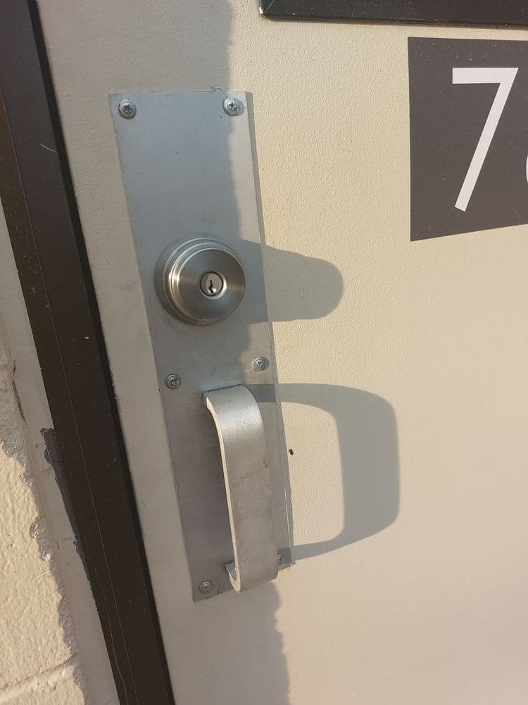 Commercial deadbolt lock plate